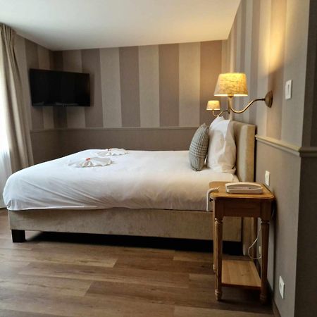 Hotel Le Cor De Chasse Saint-Hubert Bagian luar foto