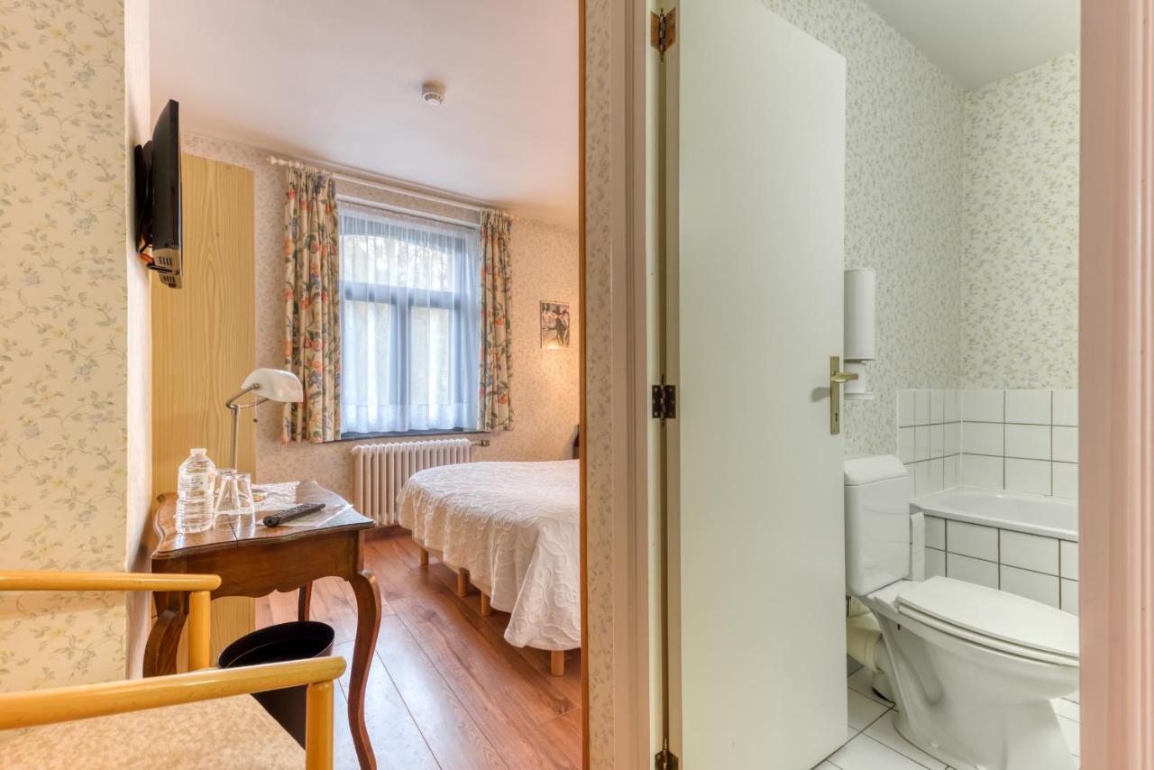 Hotel Le Cor De Chasse Saint-Hubert Bagian luar foto