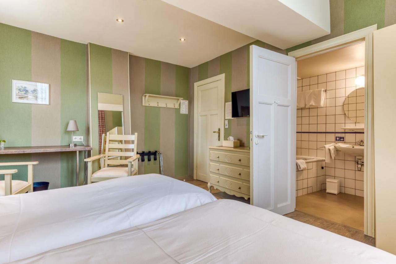 Hotel Le Cor De Chasse Saint-Hubert Bagian luar foto