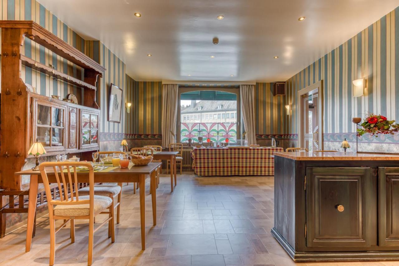 Hotel Le Cor De Chasse Saint-Hubert Bagian luar foto