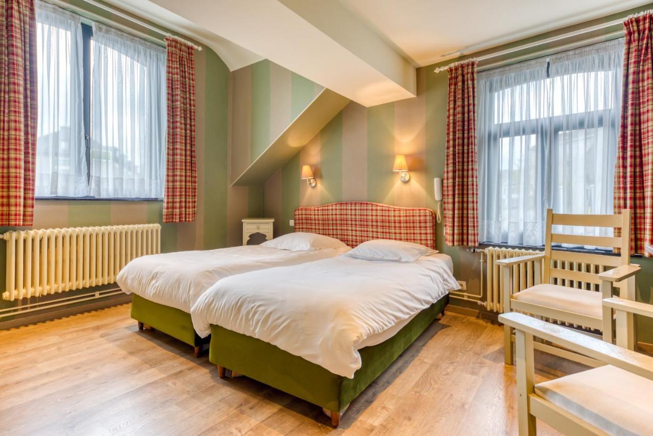 Hotel Le Cor De Chasse Saint-Hubert Bagian luar foto