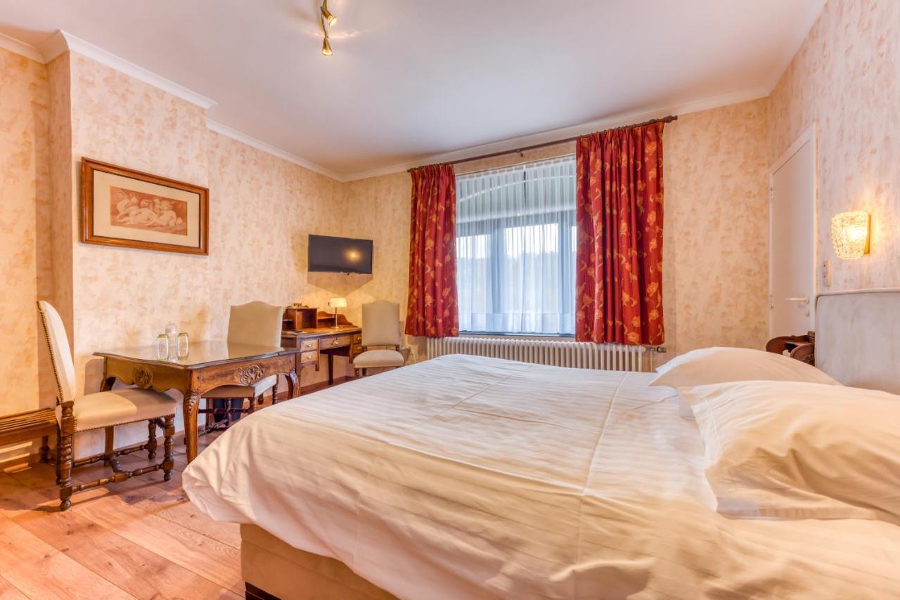 Hotel Le Cor De Chasse Saint-Hubert Bagian luar foto