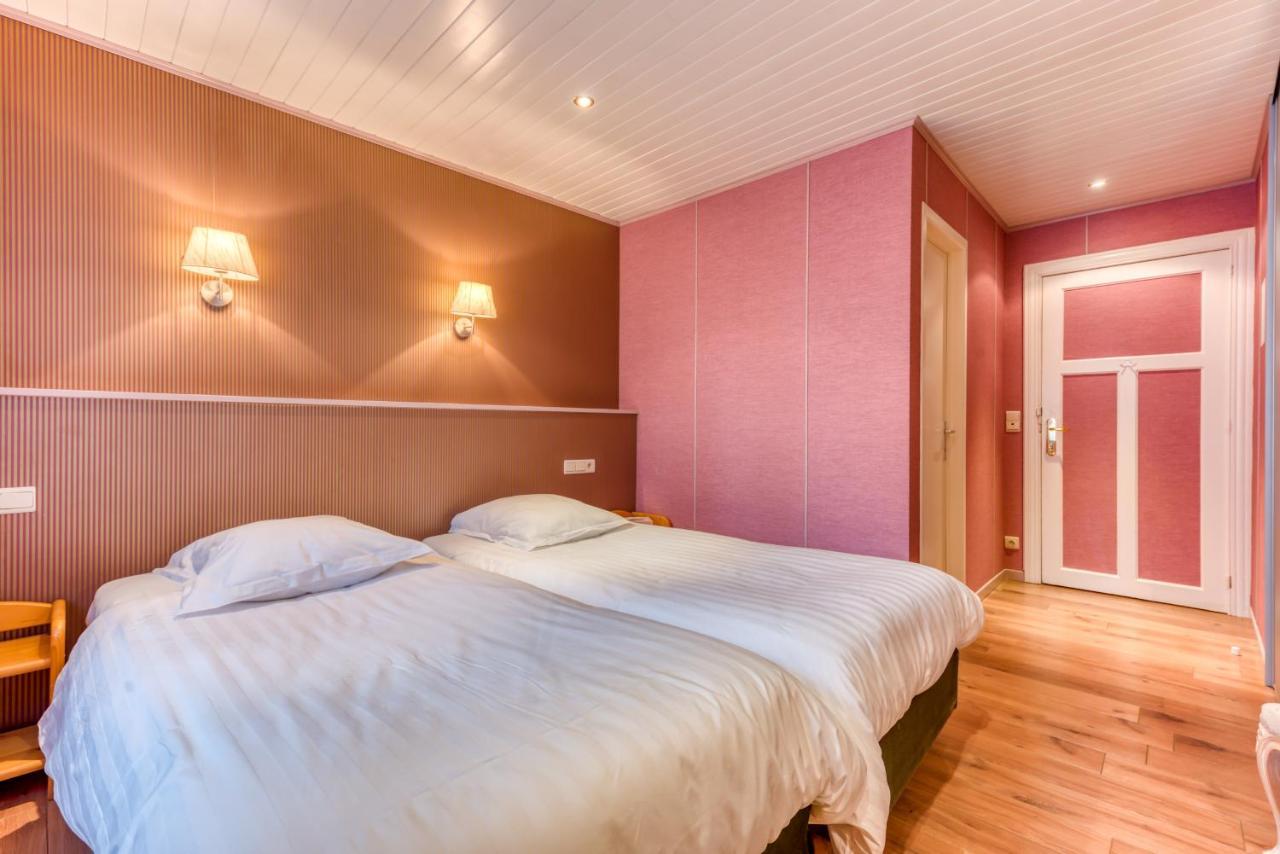 Hotel Le Cor De Chasse Saint-Hubert Bagian luar foto