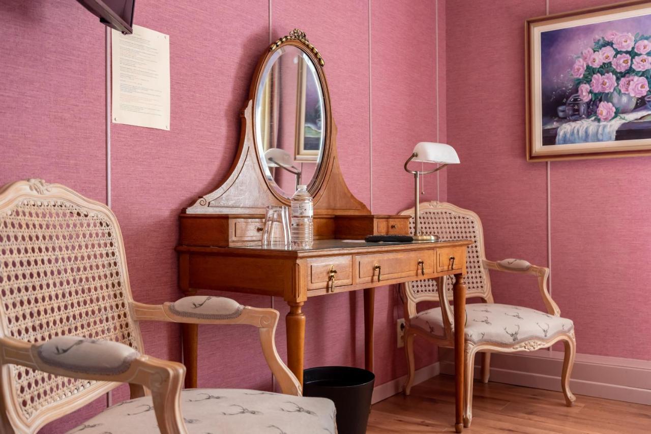 Hotel Le Cor De Chasse Saint-Hubert Bagian luar foto